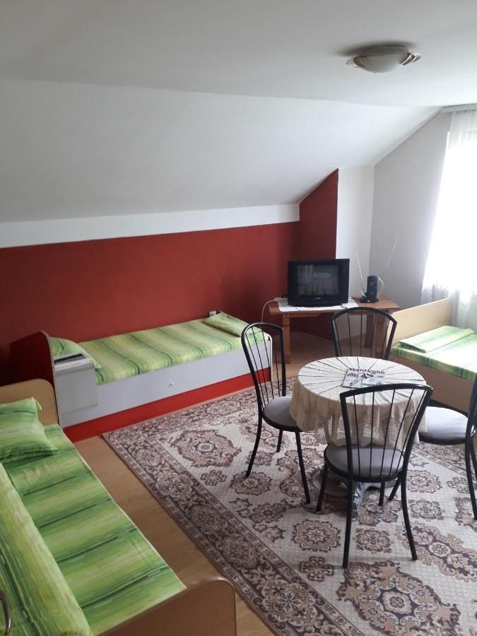 Prenociste Vitas Bed & Breakfast Miljevina Екстериор снимка