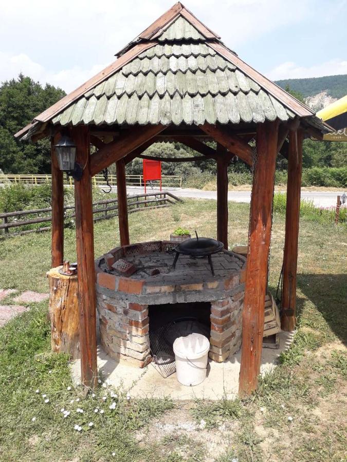 Prenociste Vitas Bed & Breakfast Miljevina Екстериор снимка